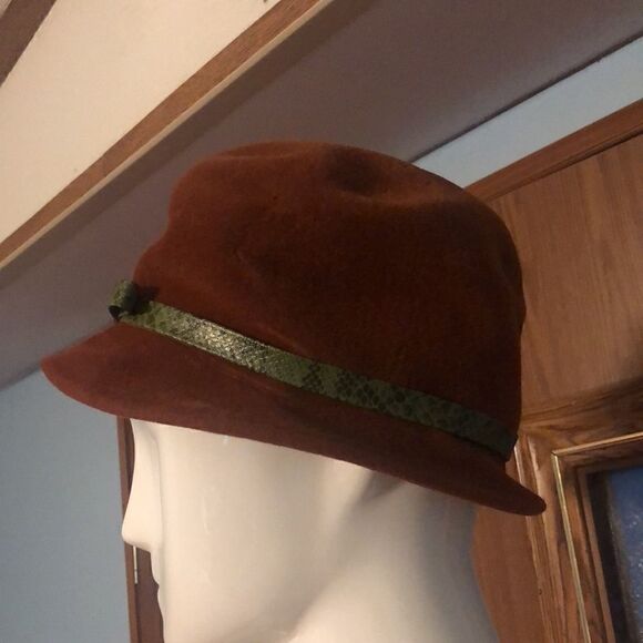 Vintage Peachbloom Velour Hat 